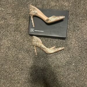🔥INC International Concept leopard Sparkling Gold Pumps